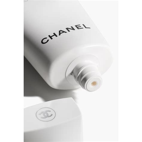 chanel le blanc cleanser